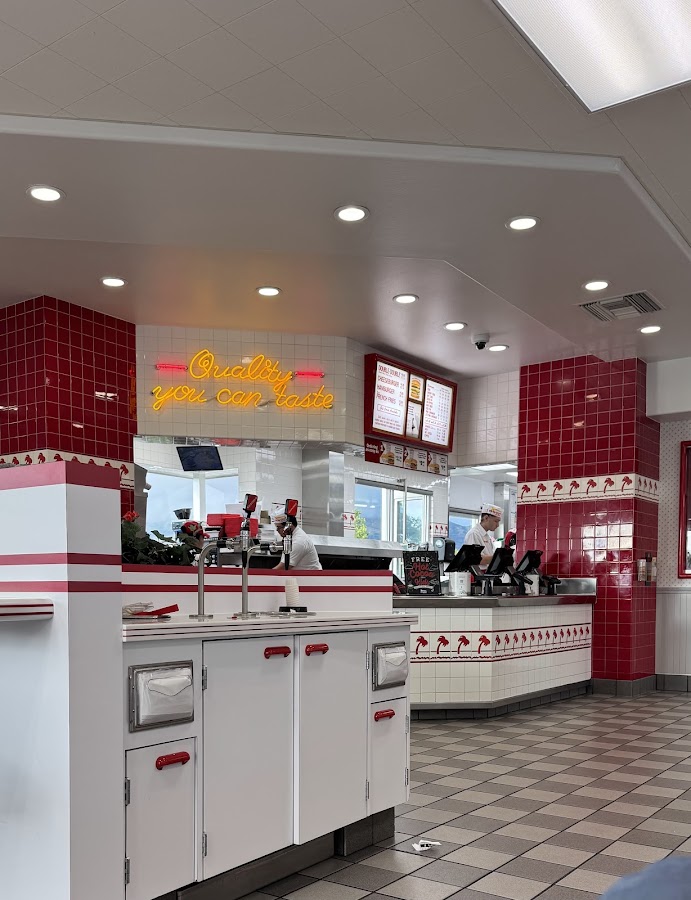 In-N-Out Burger photo 6