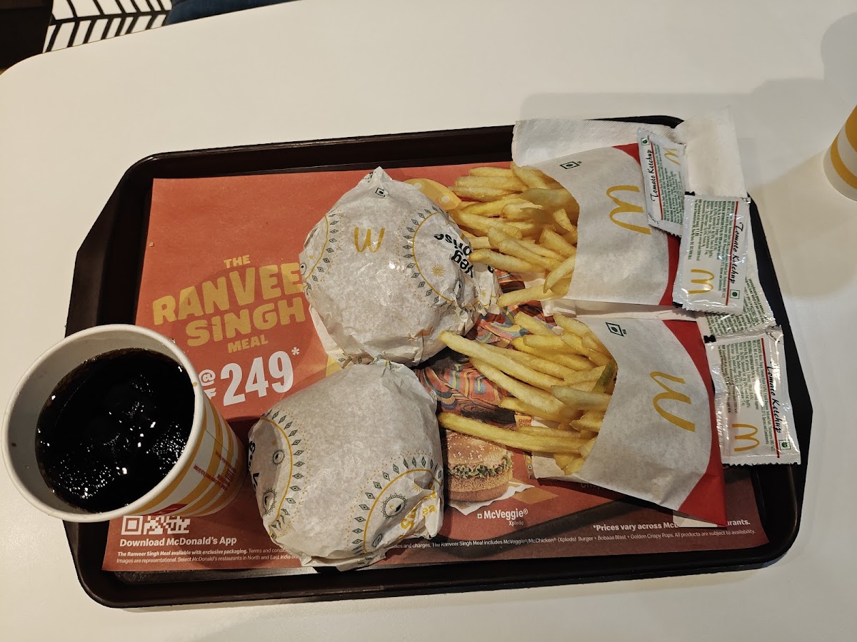 McDonald's - Shalimar Bagh, Delhi photo 6