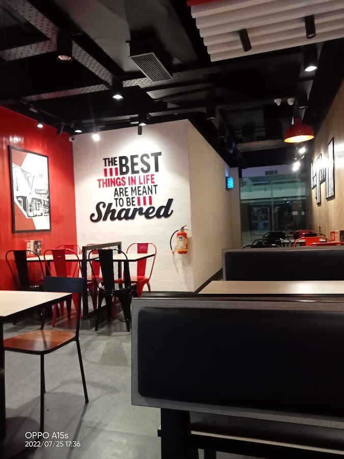 McDonald's - Shalimar Bagh, Delhi photo 10