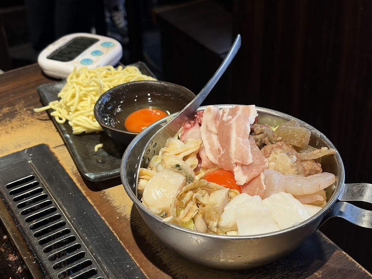 Monja Moheji Ueno - Okonomiyaki restaurant photo 3