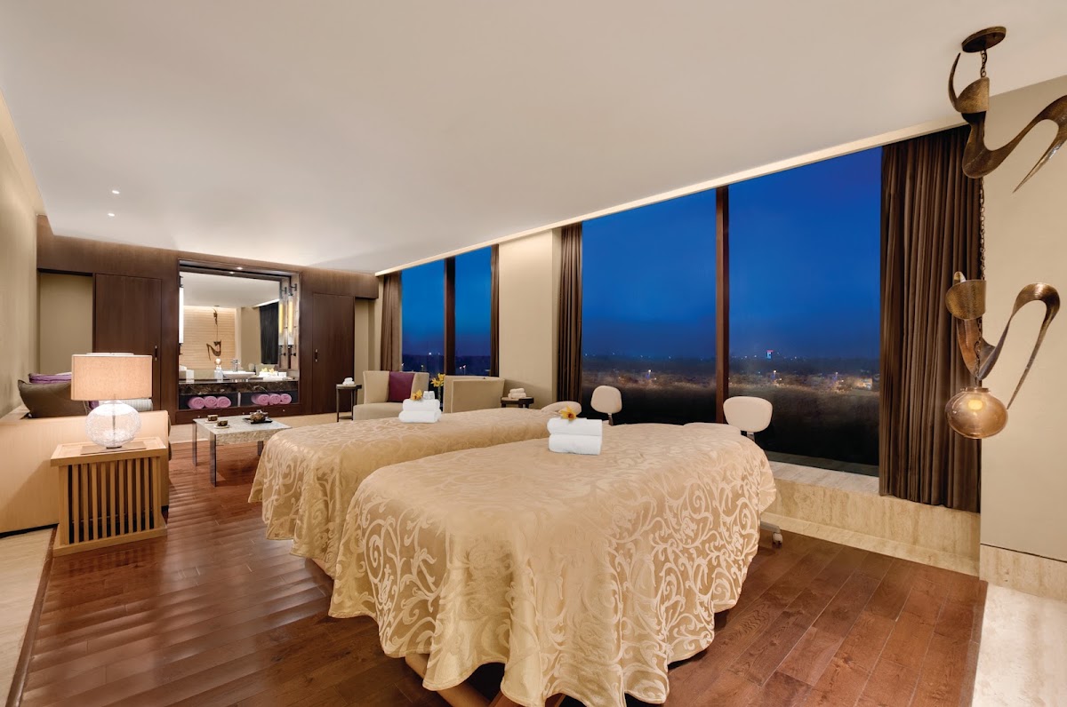 The Leela Ambience Convention Hotel Delhi photo 6