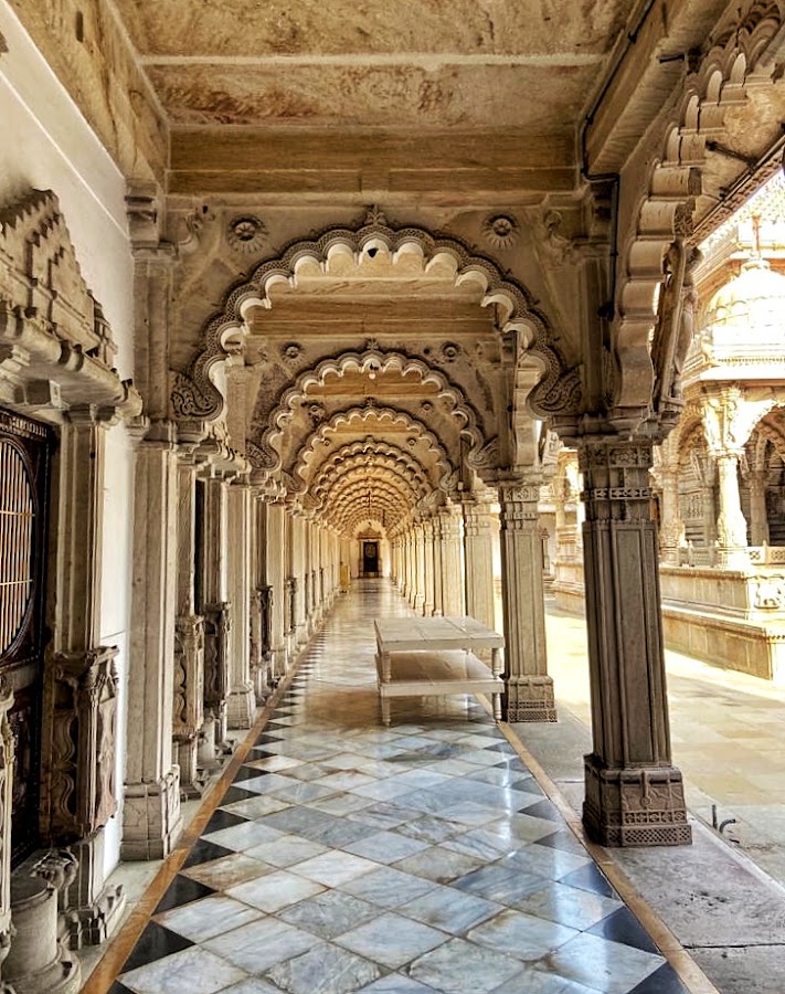 Hutheesing Jain Temple photo 5