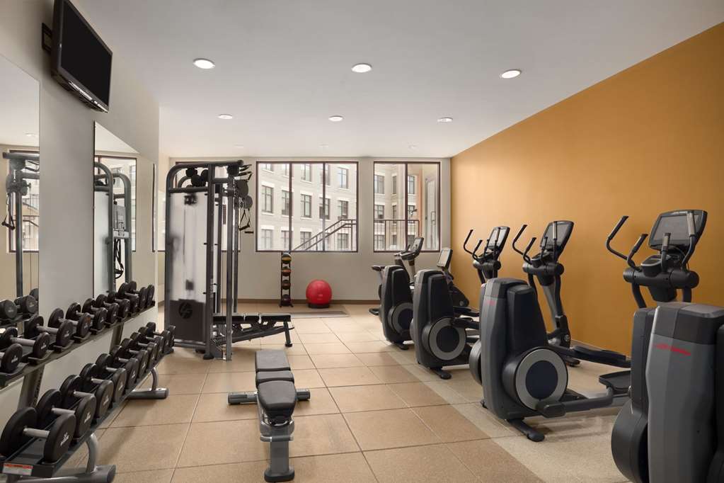 Embassy Suites by Hilton Alexandria Old Town photo 8
