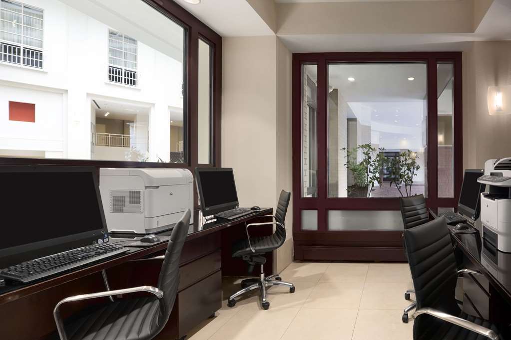 Embassy Suites by Hilton Alexandria Old Town photo 9