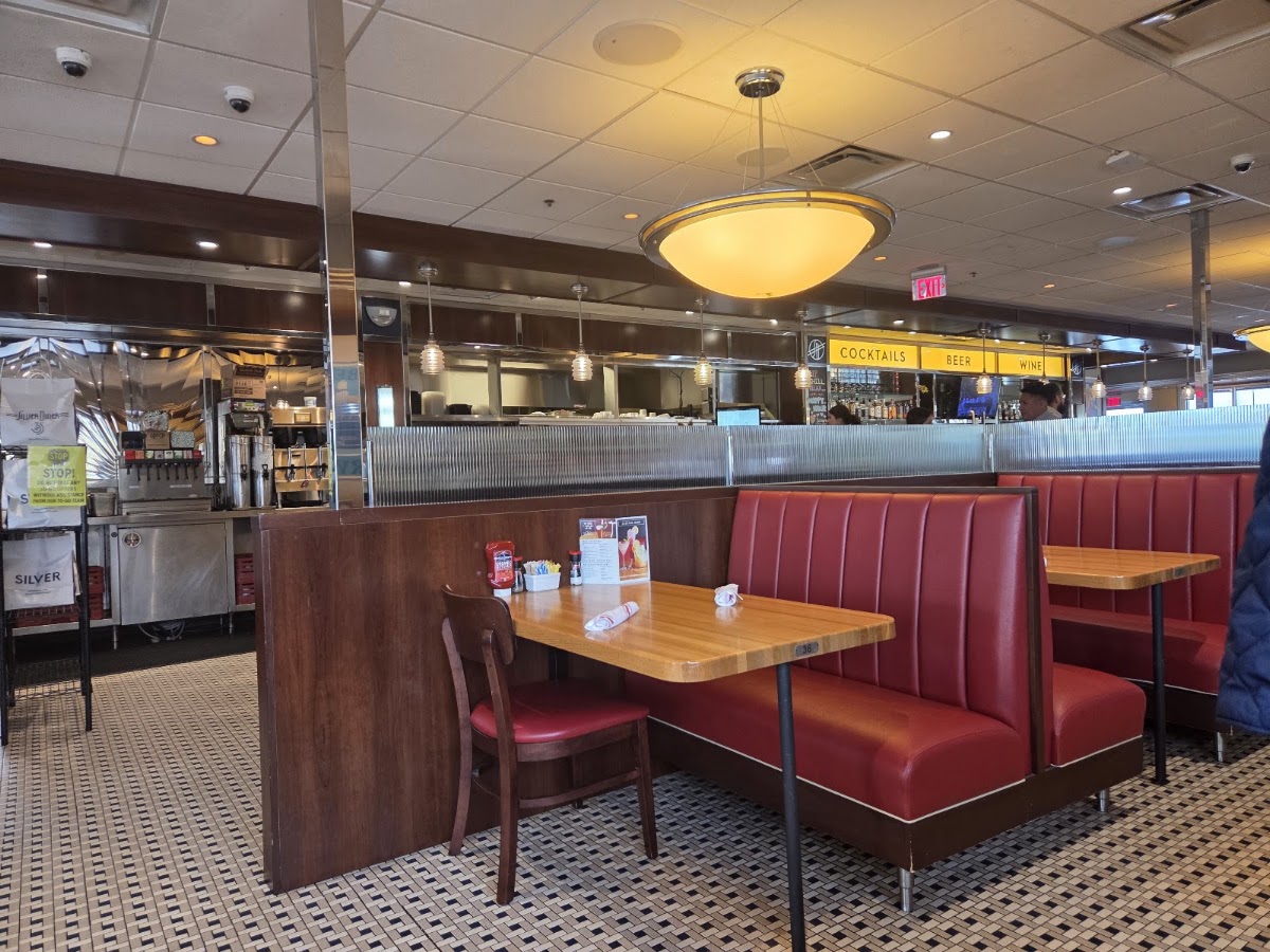 Silver Diner photo 4