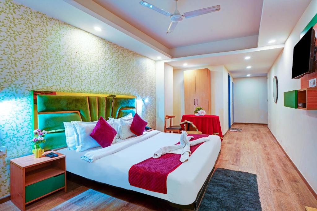 Hotel Aerostar Grand photo 2