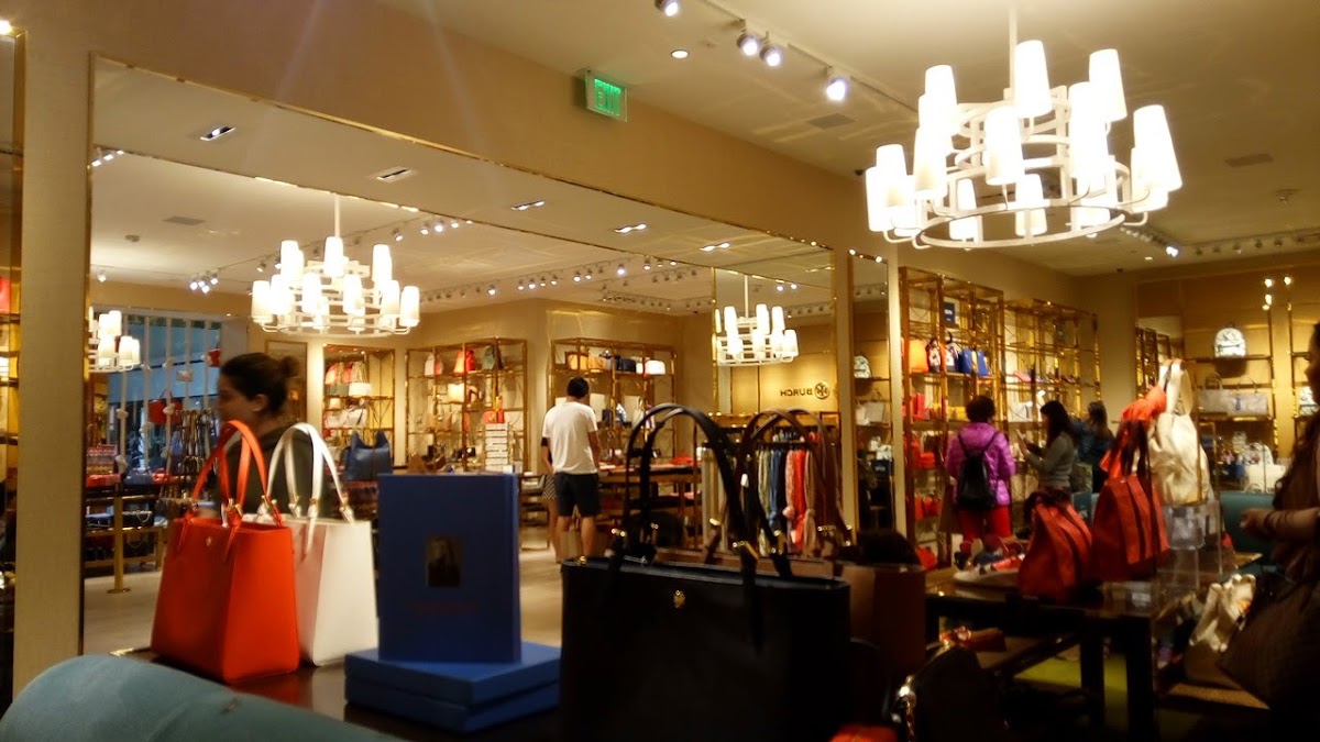 Fashion Outlets of Chicago photo 10