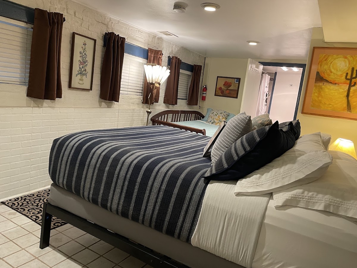 Ray's Bucktown Bed and Breakfast photo 8