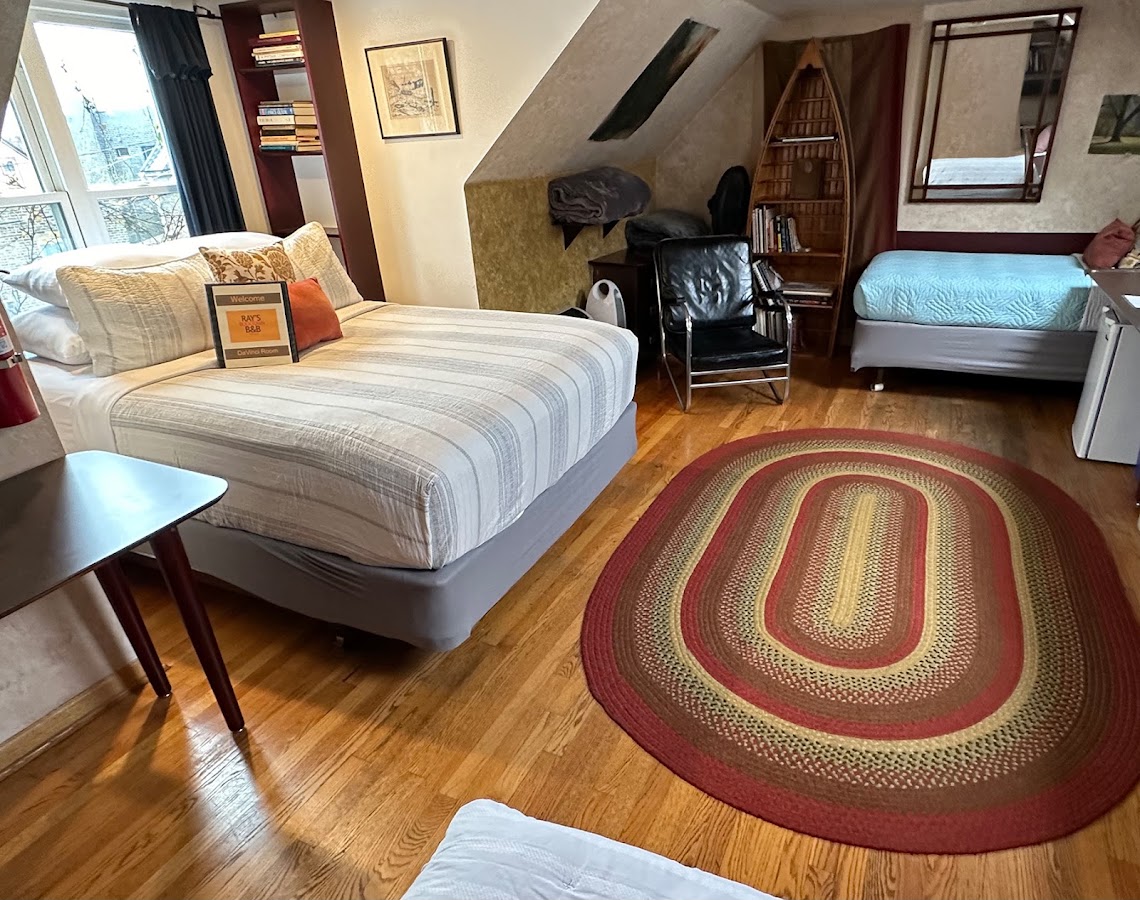 Ray's Bucktown Bed and Breakfast photo 10