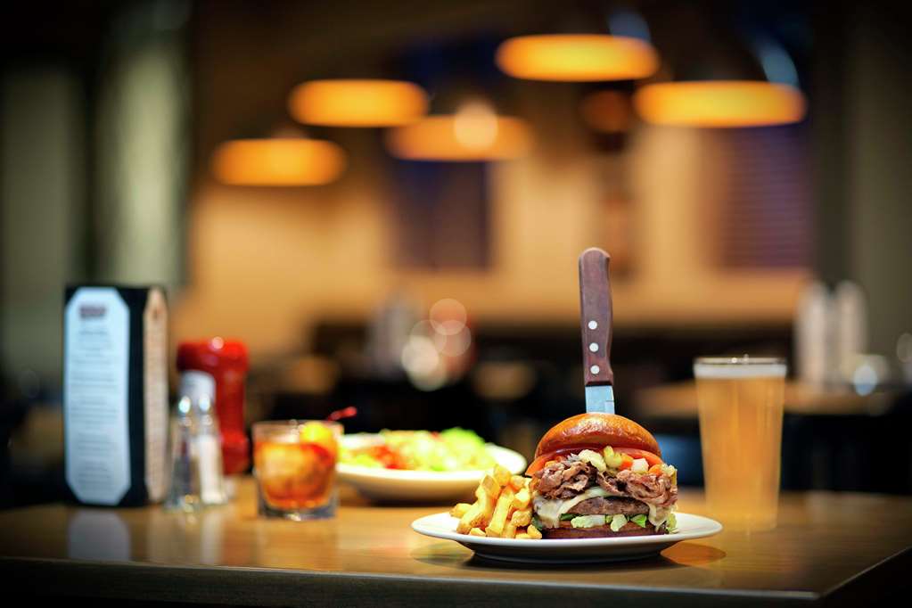 DoubleTree by Hilton Chicago Midway Airport photo 8