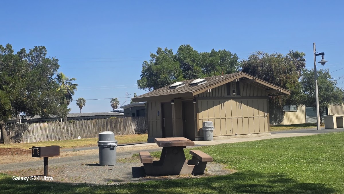 Antioch/Oakley Regional Shoreline photo 4