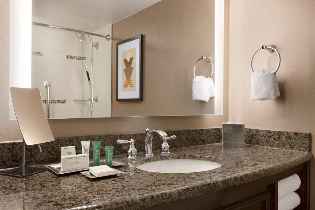 Hilton Arlington photo 3