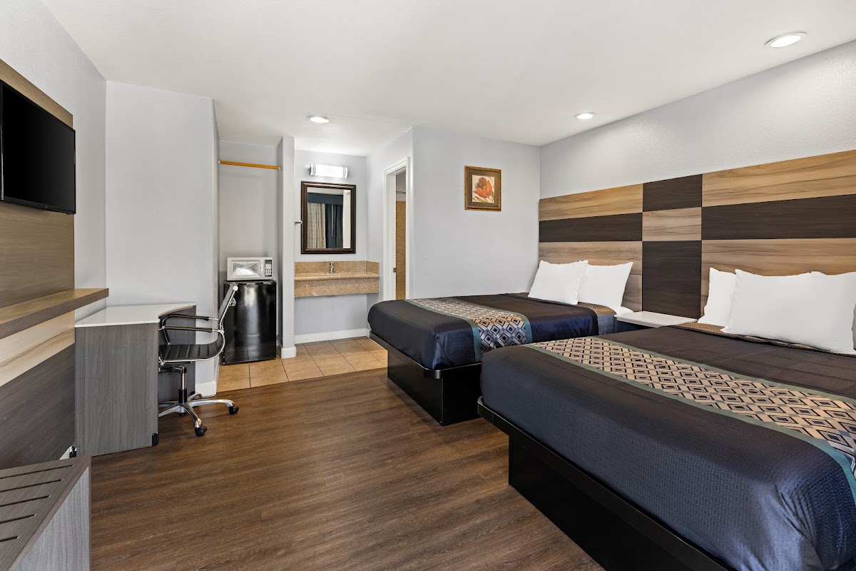 Bay Breeze Inn photo 9