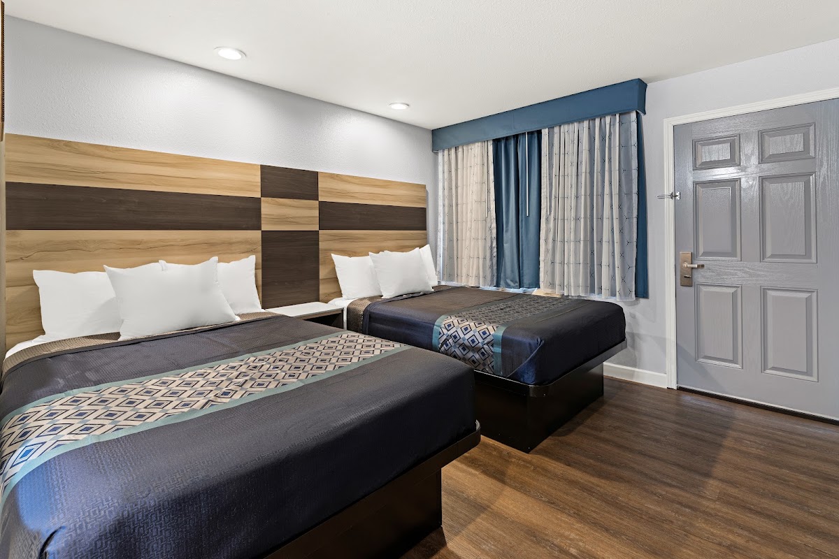 Bay Breeze Inn photo 10