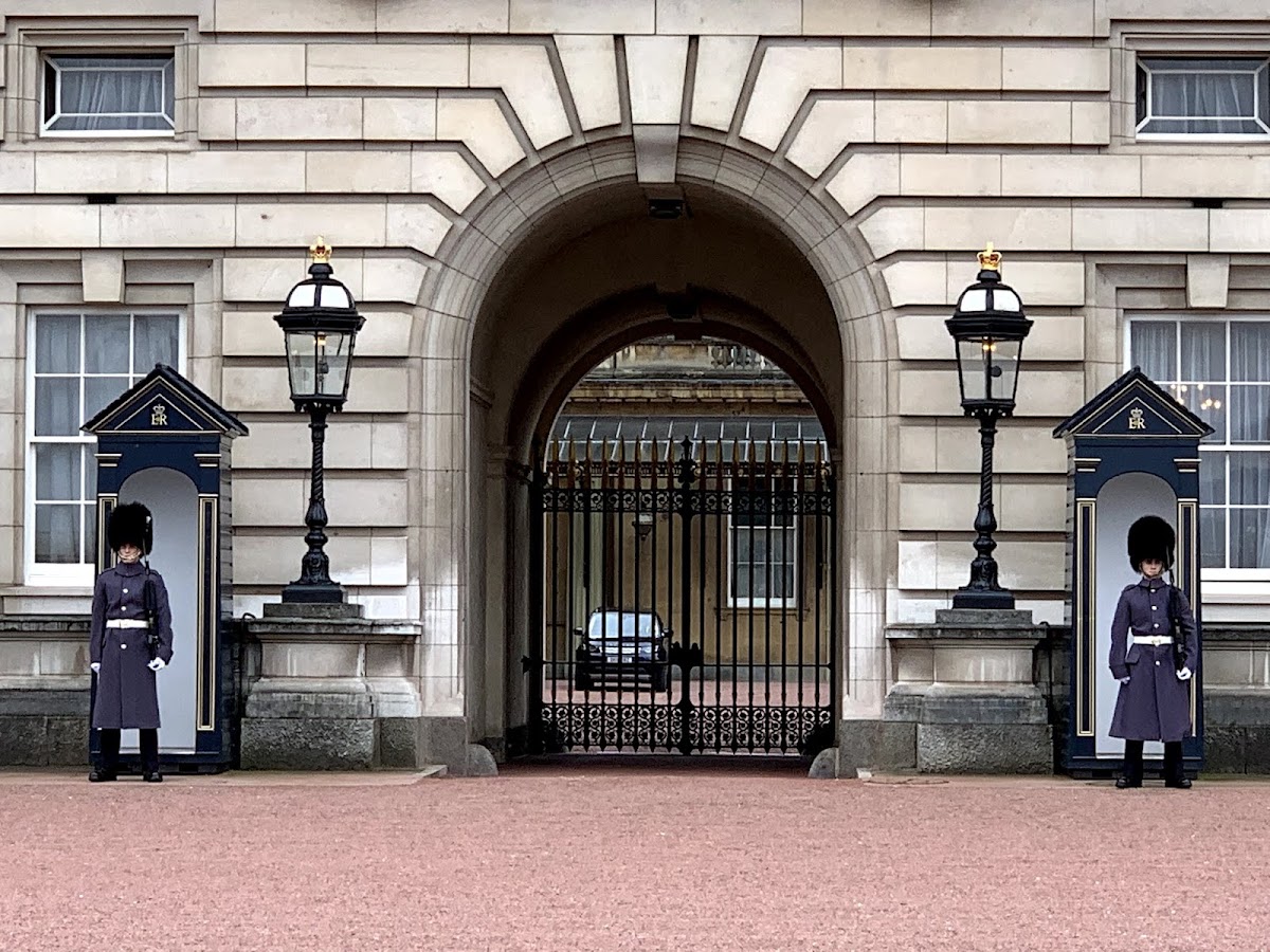 Buckingham Palace photo 7