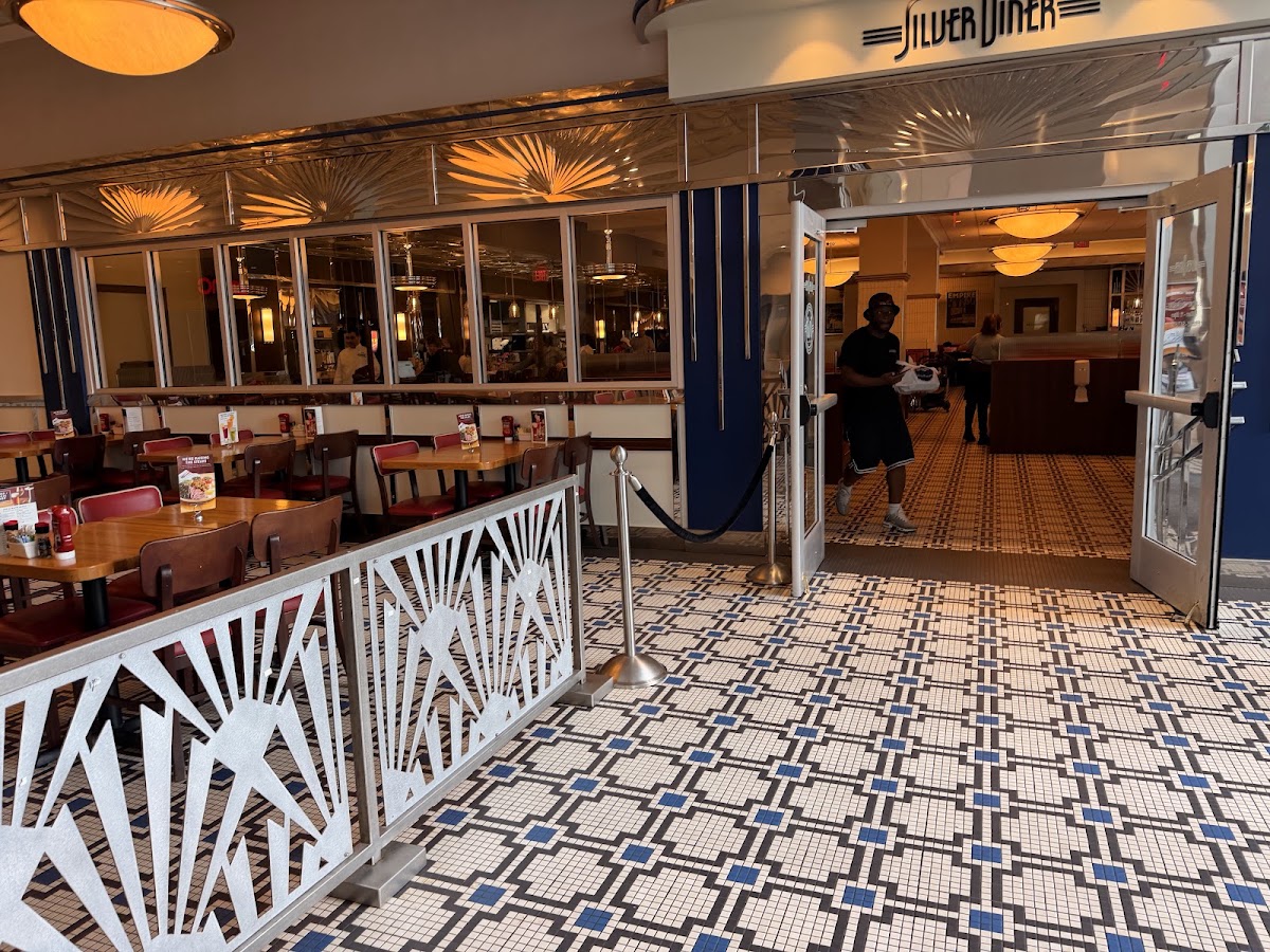Silver Diner photo 7