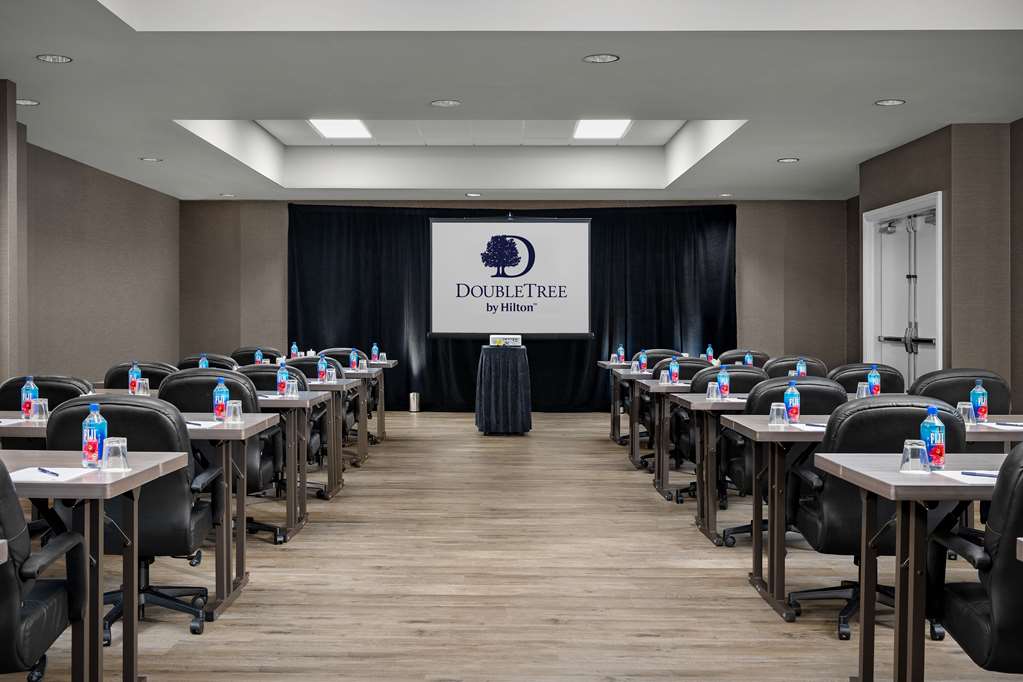 DoubleTree by Hilton Hotel Chicago O'Hare Airport - Rosemont photo 5