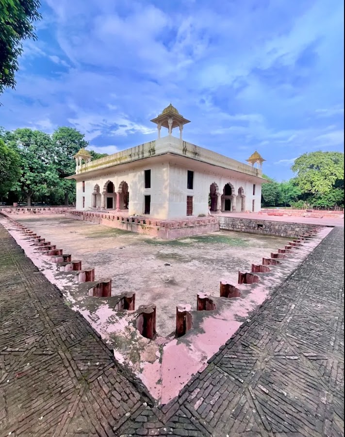 Roshanara Garden