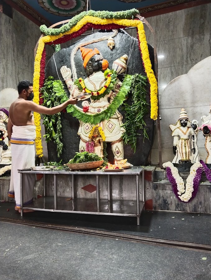 Shri Maruthi Mandira photo 2