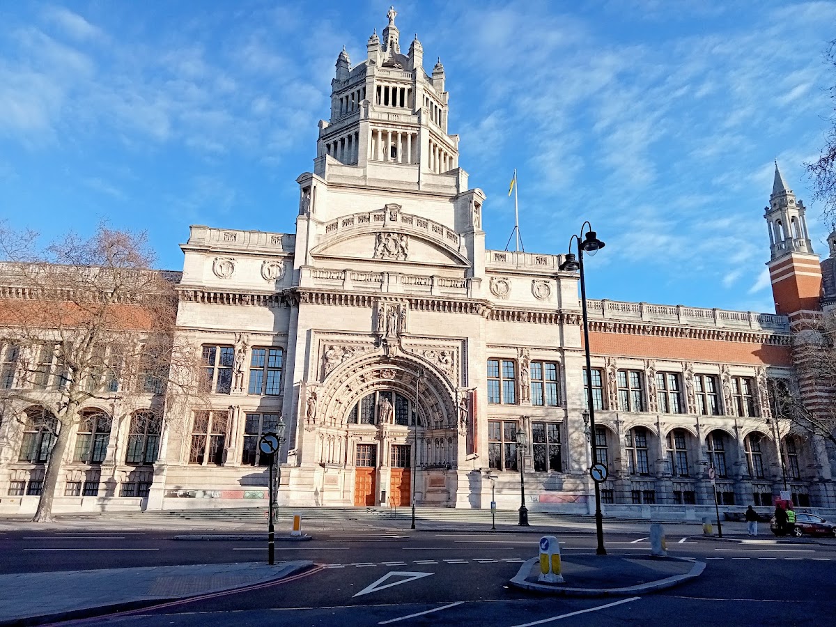 Victoria and Albert Museum photo 2