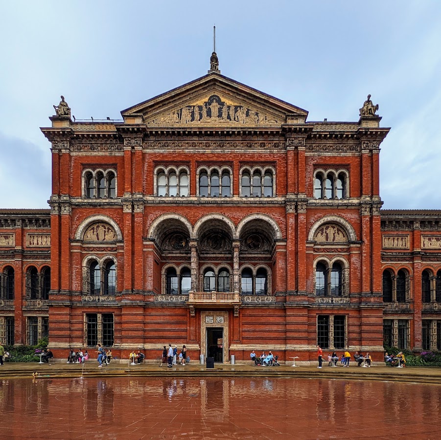 Victoria and Albert Museum photo 3