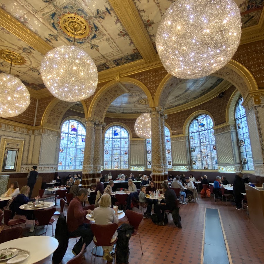 Victoria and Albert Museum photo 8