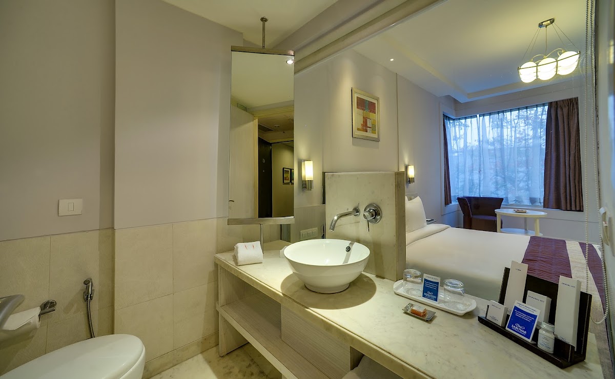 Sarovar Portico Naraina photo 4
