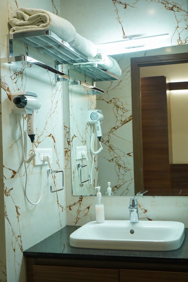HIGHLAND HOTEL photo 6