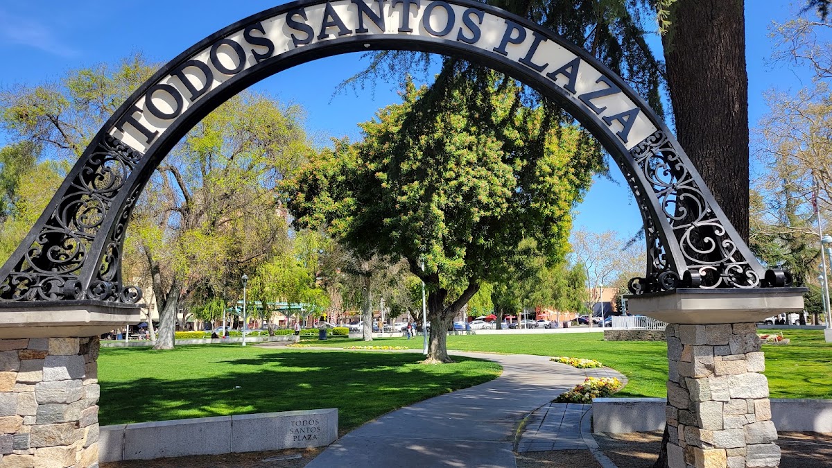 Todos Santos Plaza