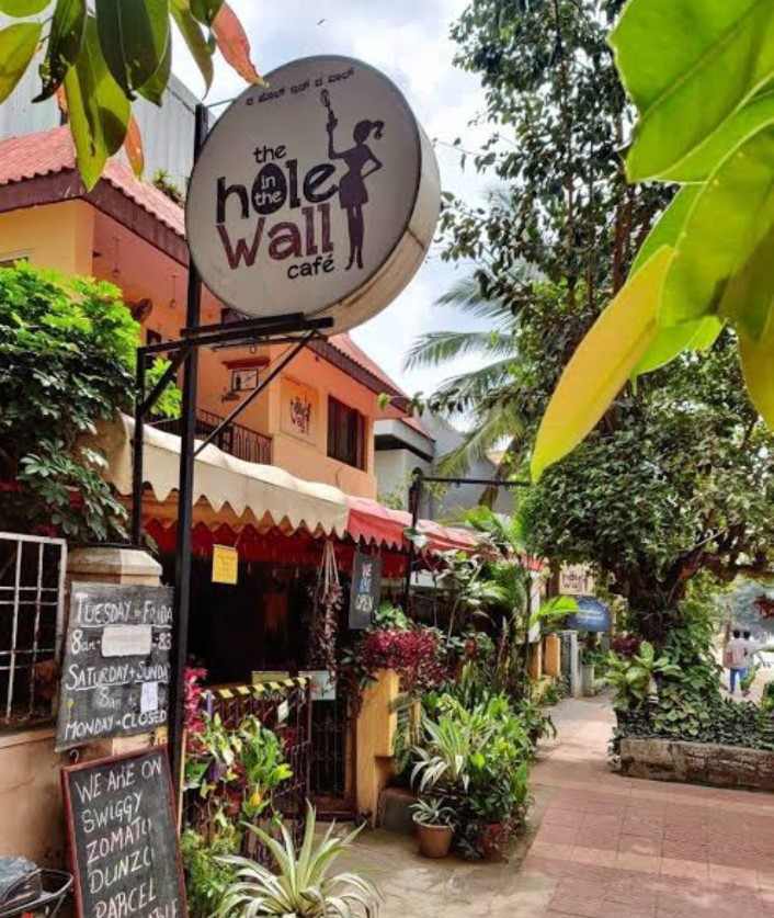 The Hole In The Wall Cafe photo 9