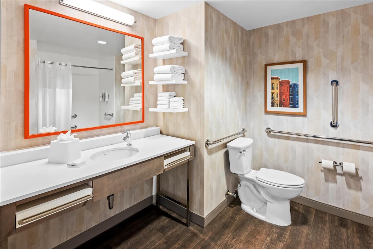 Hampton Inn & Suites Glenarden/Washington DC photo 4